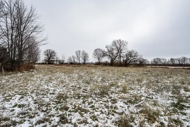 $425,000 | 6213 East US Highway 40, Greenfield, IN 46140