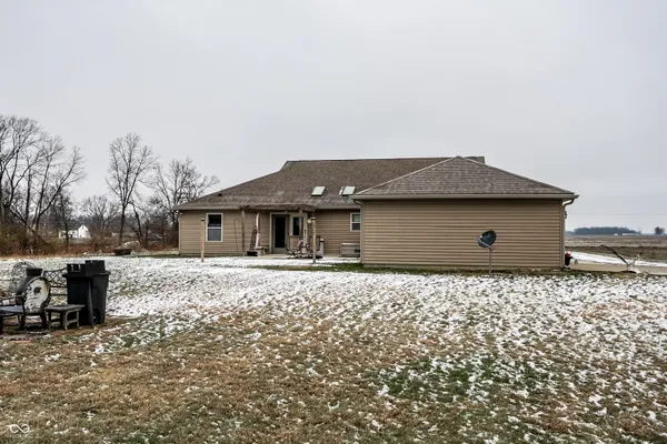 $425,000 | 6213 East US Highway 40, Greenfield, IN 46140