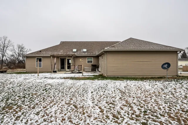 $425,000 | 6213 East US Highway 40, Greenfield, IN 46140