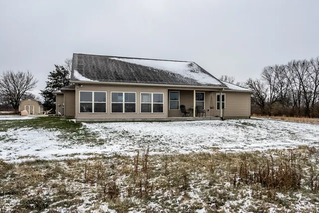 $425,000 | 6213 East US Highway 40, Greenfield, IN 46140