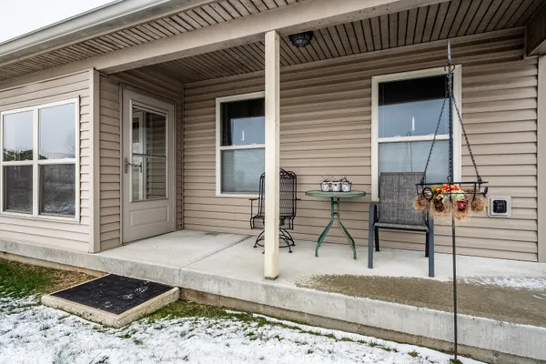 $425,000 | 6213 East US Highway 40, Greenfield, IN 46140