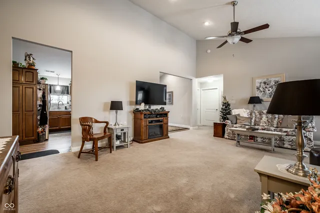 $425,000 | 6213 East US Highway 40, Greenfield, IN 46140