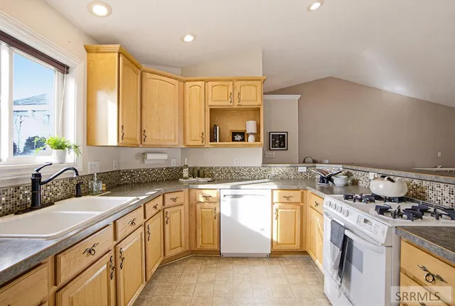 $485,000 | 1529 Sunny Pine Way, Idaho Falls, ID 83404