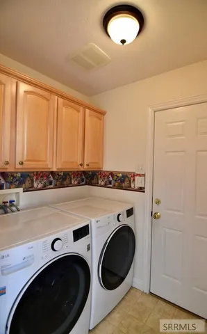 $485,000 | 1529 Sunny Pine Way, Idaho Falls, ID 83404