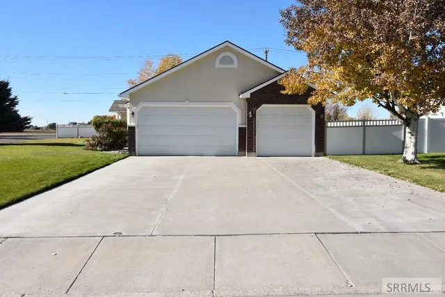 $485,000 | 1529 Sunny Pine Way, Idaho Falls, ID 83404