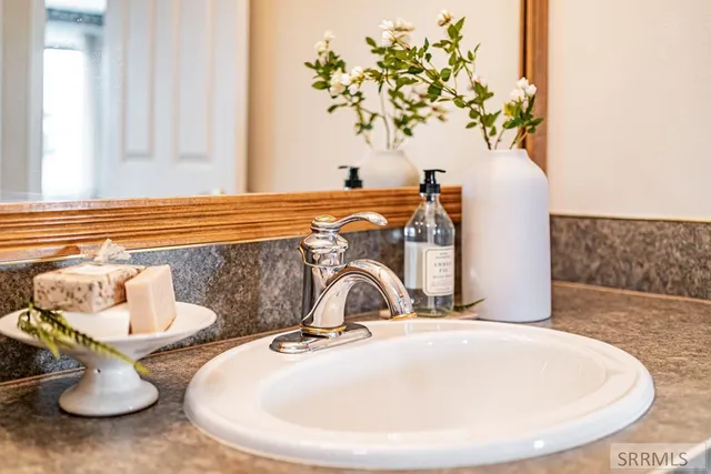 $485,000 | 1529 Sunny Pine Way, Idaho Falls, ID 83404