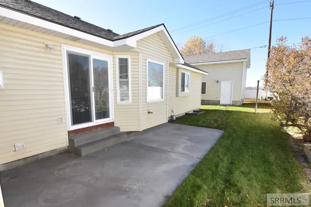 $485,000 | 1529 Sunny Pine Way, Idaho Falls, ID 83404