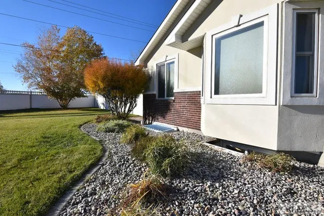$485,000 | 1529 Sunny Pine Way, Idaho Falls, ID 83404