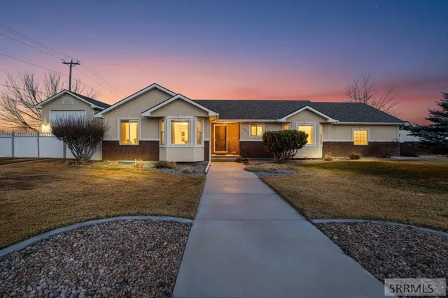 $485,000 | 1529 Sunny Pine Way, Idaho Falls, ID 83404