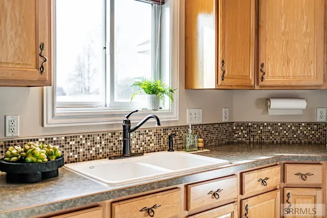 $485,000 | 1529 Sunny Pine Way, Idaho Falls, ID 83404