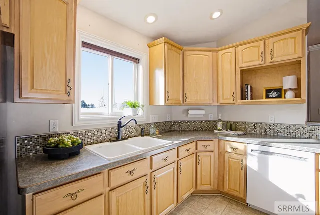 $485,000 | 1529 Sunny Pine Way, Idaho Falls, ID 83404