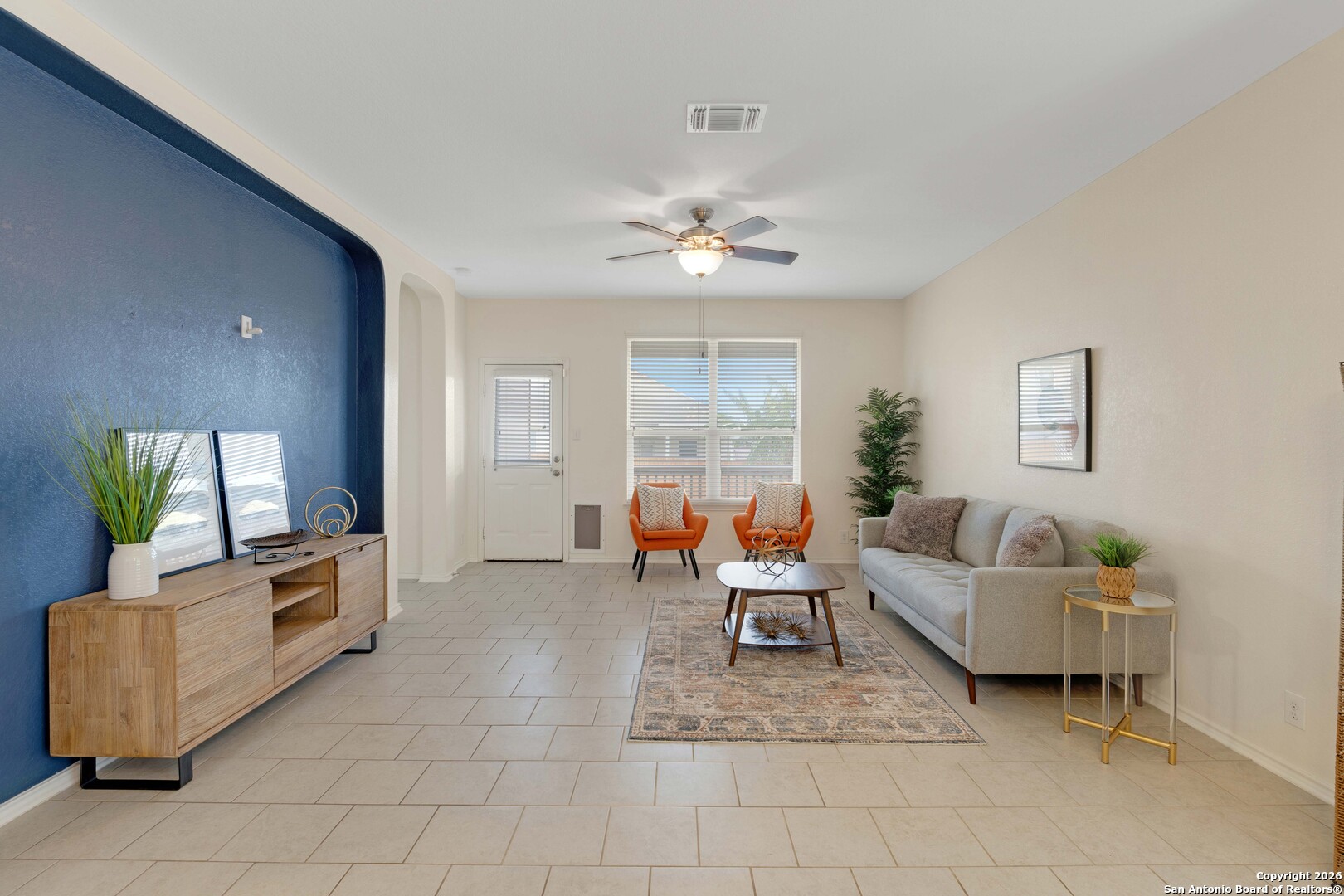 428 Kings Way Cibolo, TX 78108 - Photo 9 of 30 a living room with furniture and a flat screen tv