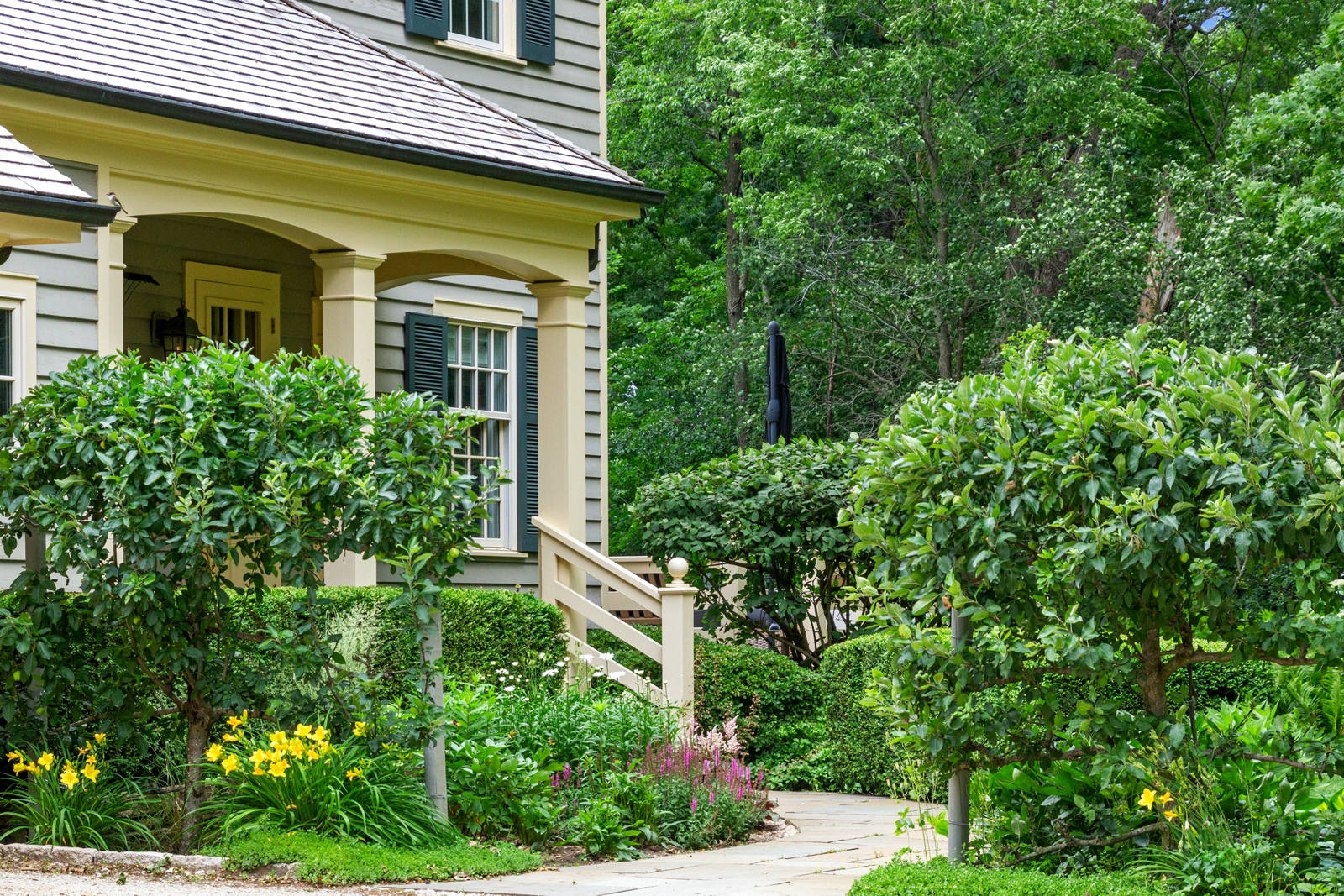 7208 White Oaks Road Harvard, IL 60033 - Photo 43 of 48 a front view of a house with plants