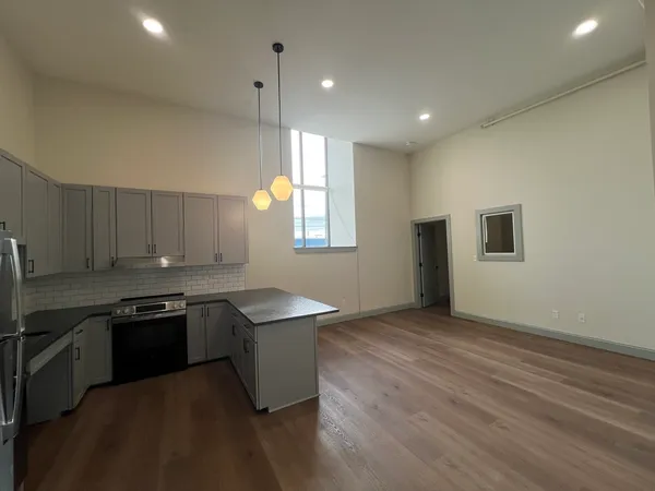 $2,195 | 160 Seabury Street, Unit 17, Fall River, MA 02720