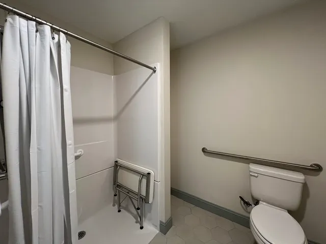 $2,195 | 160 Seabury Street, Unit 17, Fall River, MA 02720