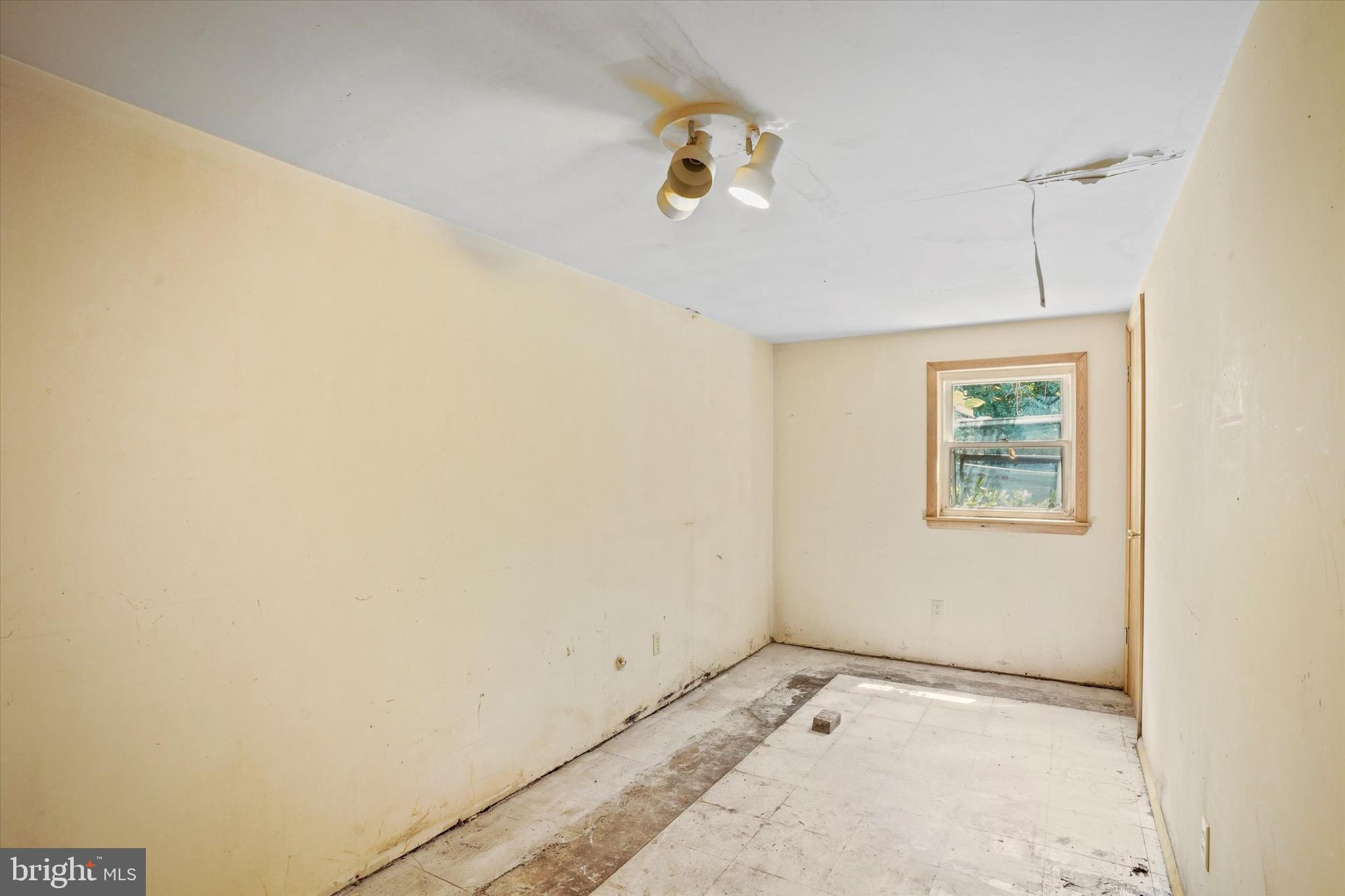 2401 Romney Road Joppa, MD 21085 - Photo 12 of 28 Lower Level Den