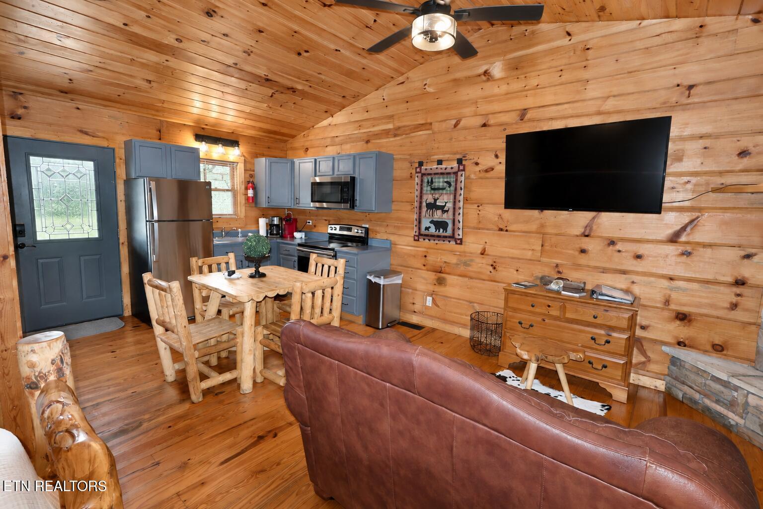 211 Old Bridge Road, Unit CABIN 14 Townsend, TN 37882 - Photo 6 of 14 Townsend Interior