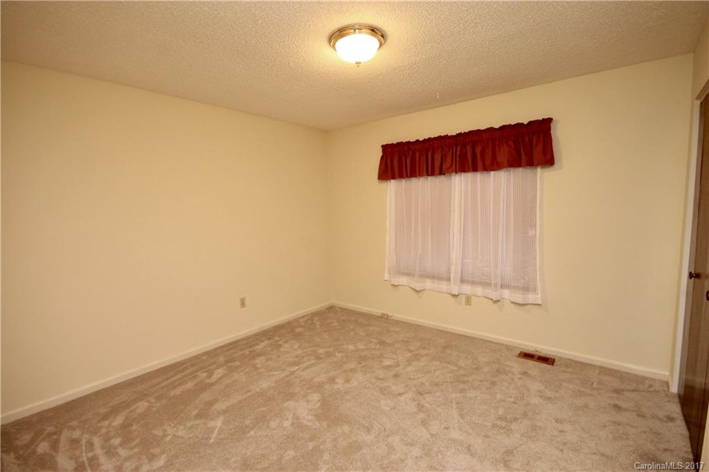 9 Rocking Porch Road Asheville, NC 28805 - Photo 12 of 17 Gallery Image 12