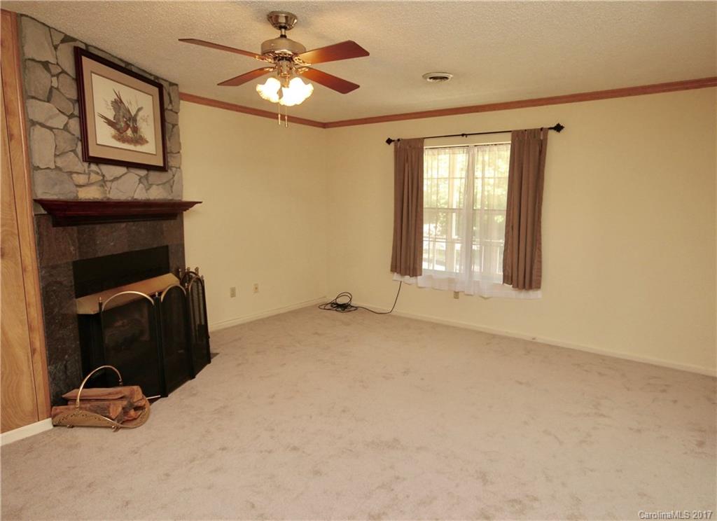 9 Rocking Porch Road Asheville, NC 28805 - Photo 3 of 17 Gallery Image 3
