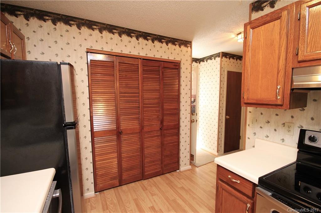 9 Rocking Porch Road Asheville, NC 28805 - Photo 8 of 17 Gallery Image 8