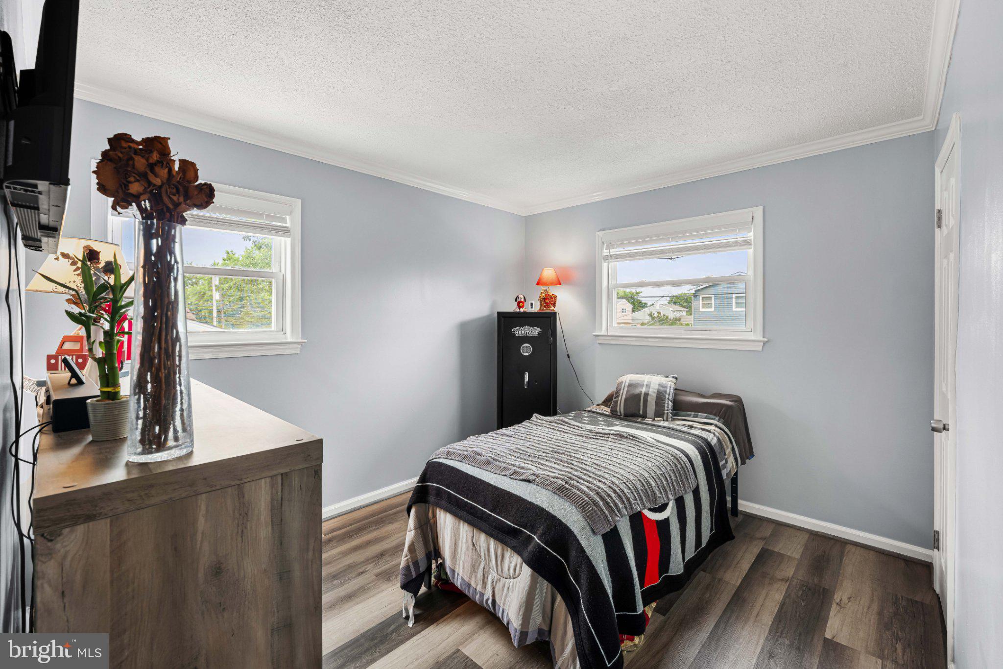 8 Dan Road Hamilton, NJ 08620 - Photo 23 of 49 Cozy retreat with natural light.
