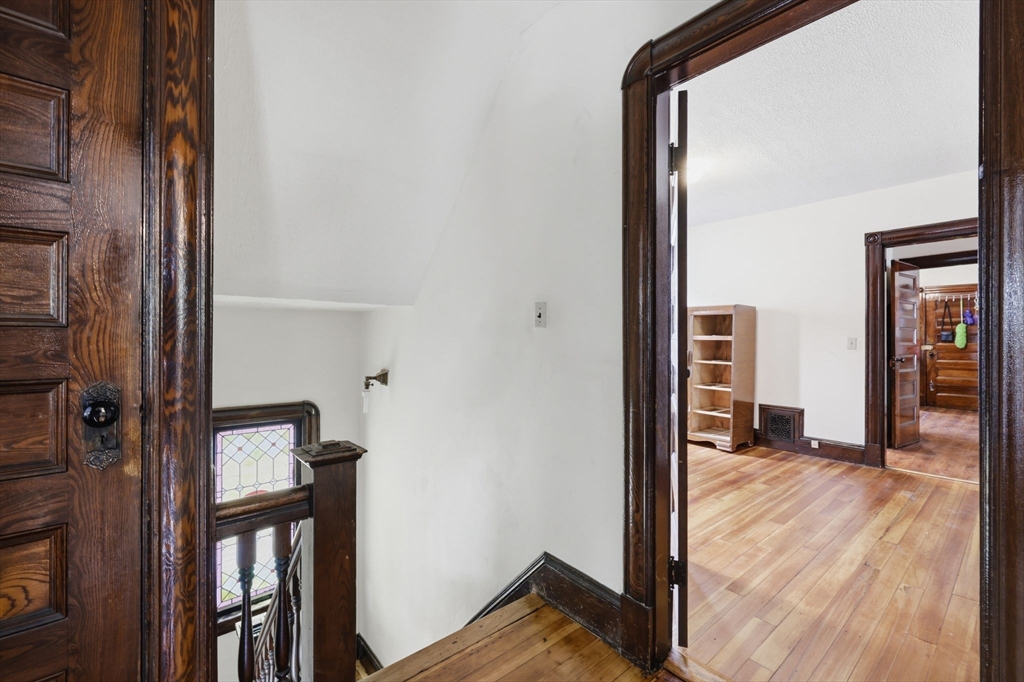 181-183 Northampton Avenue Springfield, MA 01109 - Photo 6 of 40