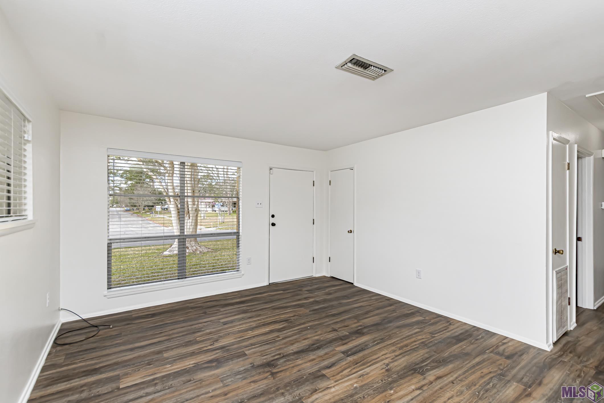 222 Emerald Road Baton Rouge, LA 70810 - Photo 9 of 17