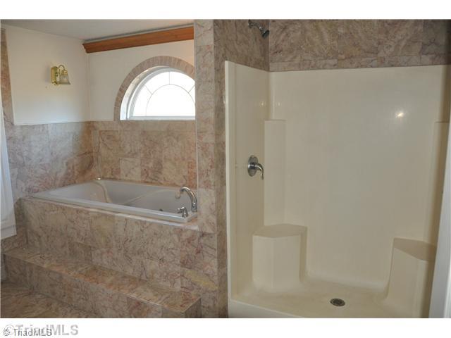 9284 Center Grove Church Road Clemmons, NC 27012 - Photo 8 of 9 Master Bath/Spa.