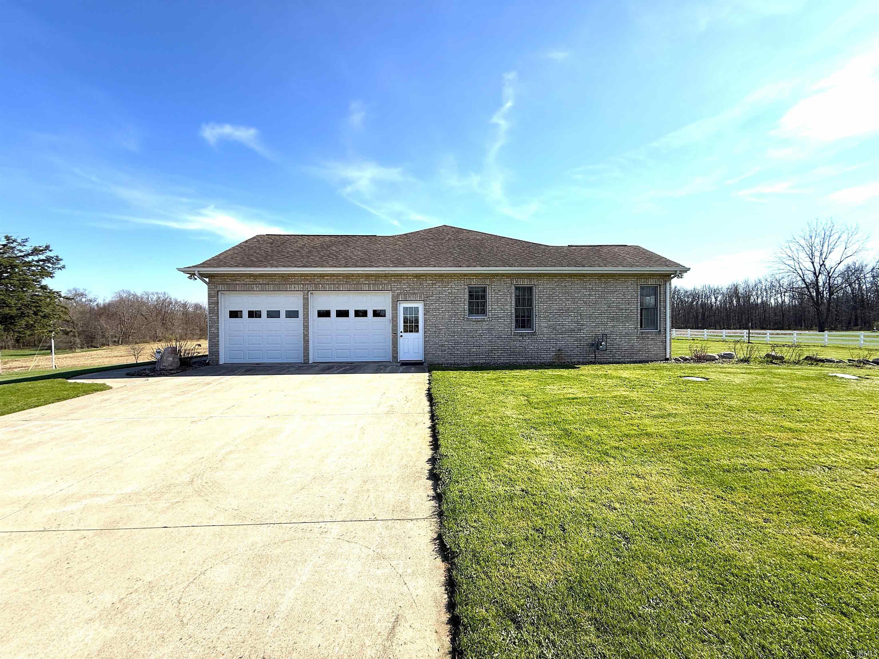 4239 South Kinsey Road Claypool, IN 46510 - Photo 7 of 36