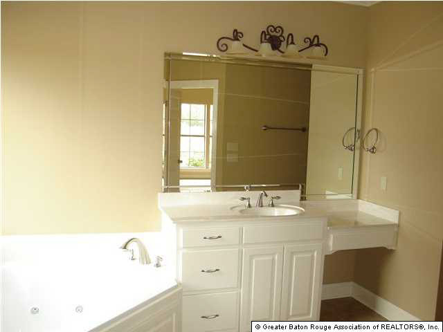 9068 Foxgate Drive Baton Rouge, LA 70809 - Photo 9 of 9 Gallery Image 9