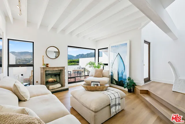 $2,385,000 | 29221 Heathercliff Road, Unit 13, Malibu, CA 90265