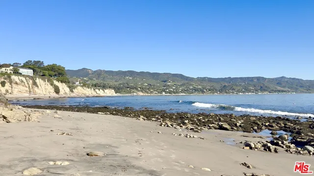 $2,385,000 | 29221 Heathercliff Road, Unit 13, Malibu, CA 90265