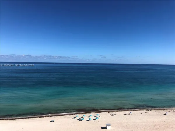 $4,600 | 5701 Collins Avenue, Unit 1714, Miami Beach, FL 33140