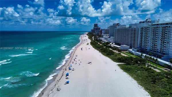 $4,600 | 5701 Collins Avenue, Unit 1714, Miami Beach, FL 33140