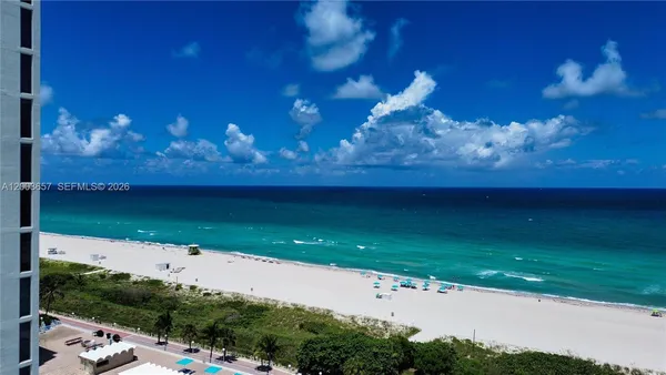 $4,600 | 5701 Collins Avenue, Unit 1714, Miami Beach, FL 33140