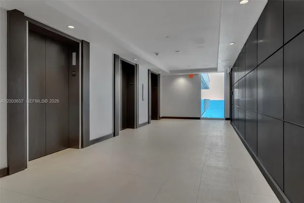$4,600 | 5701 Collins Avenue, Unit 1714, Miami Beach, FL 33140