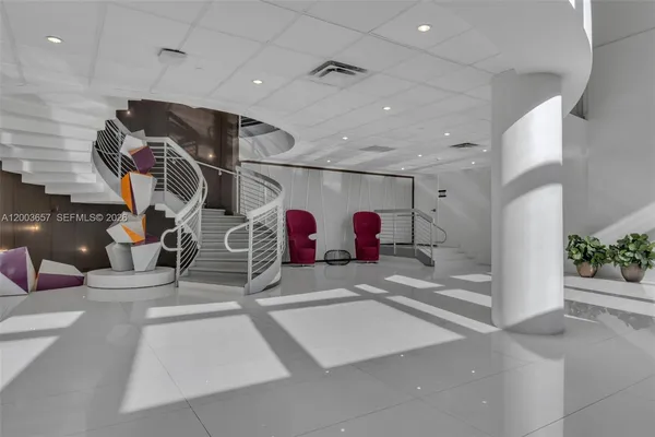 $4,600 | 5701 Collins Avenue, Unit 1714, Miami Beach, FL 33140