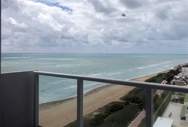 $4,600 | 5701 Collins Avenue, Unit 1714, Miami Beach, FL 33140