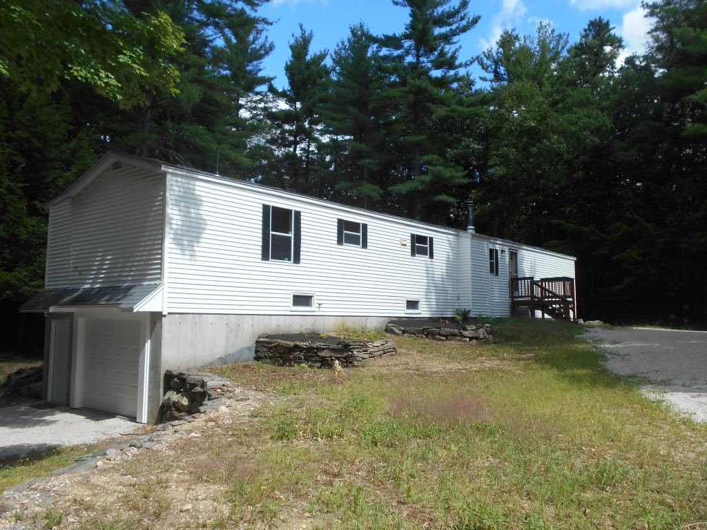 35 Elizabeth Road Sandown, NH 03873 - Photo 1 of 18