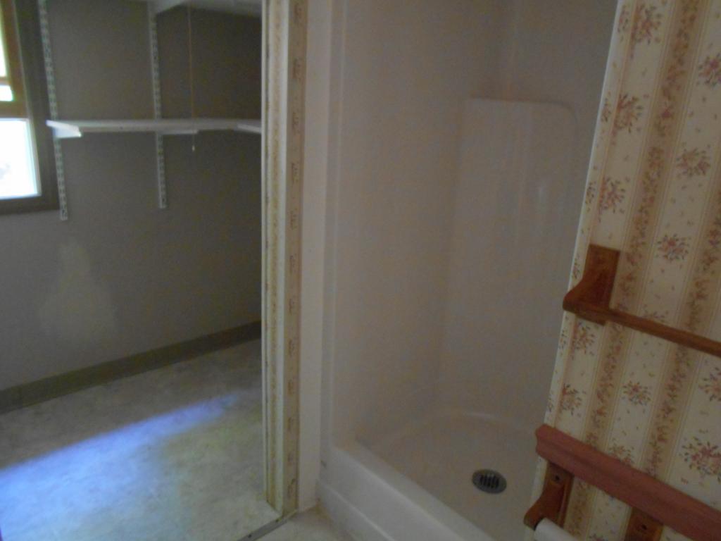 35 Elizabeth Road Sandown, NH 03873 - Photo 8 of 18