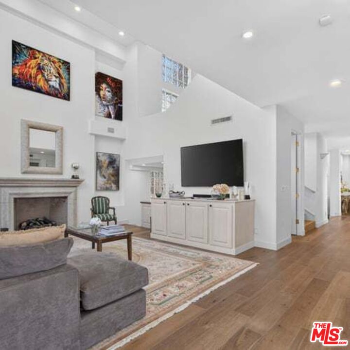 12699 Promontory Road Los Angeles, CA 90049 - Photo 17 of 69 Gallery Image 17