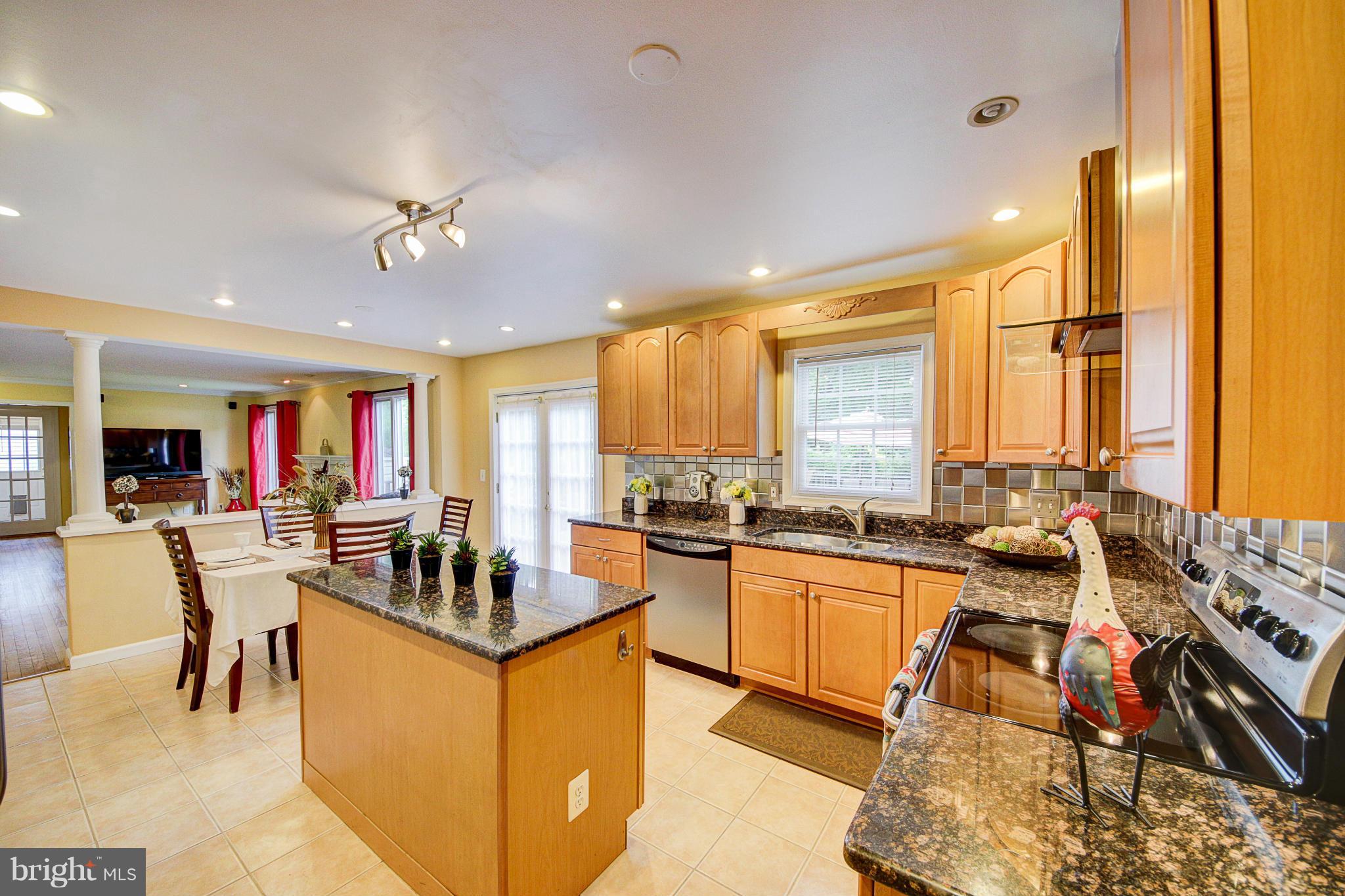 121 Peyton Road Sterling, VA 20165 - Photo 11 of 30 Updated Kitchen