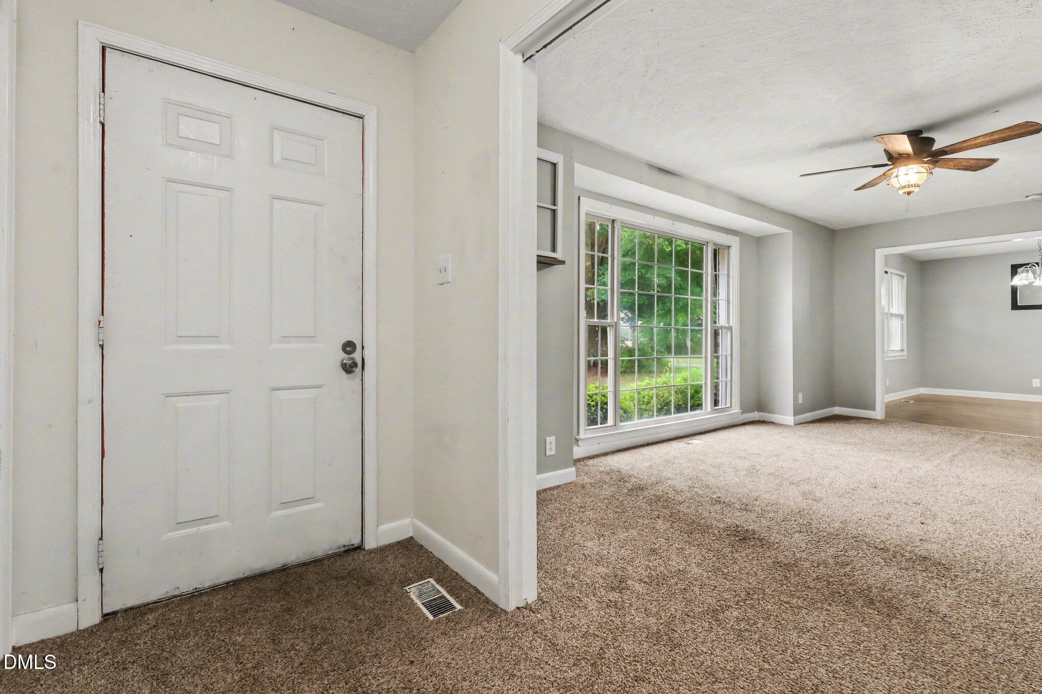 875 Wynn Road Clinton, NC 28328 - Photo 5 of 35 005_file_2279