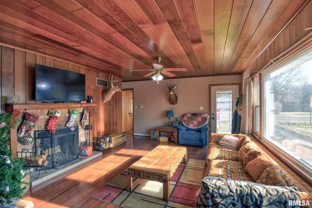 $154,900 | 1245 Lincoln Avenue, Taylorville, IL 62568