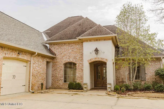 $585,000 | 105 Bristol Drive, Madison, MS 39110