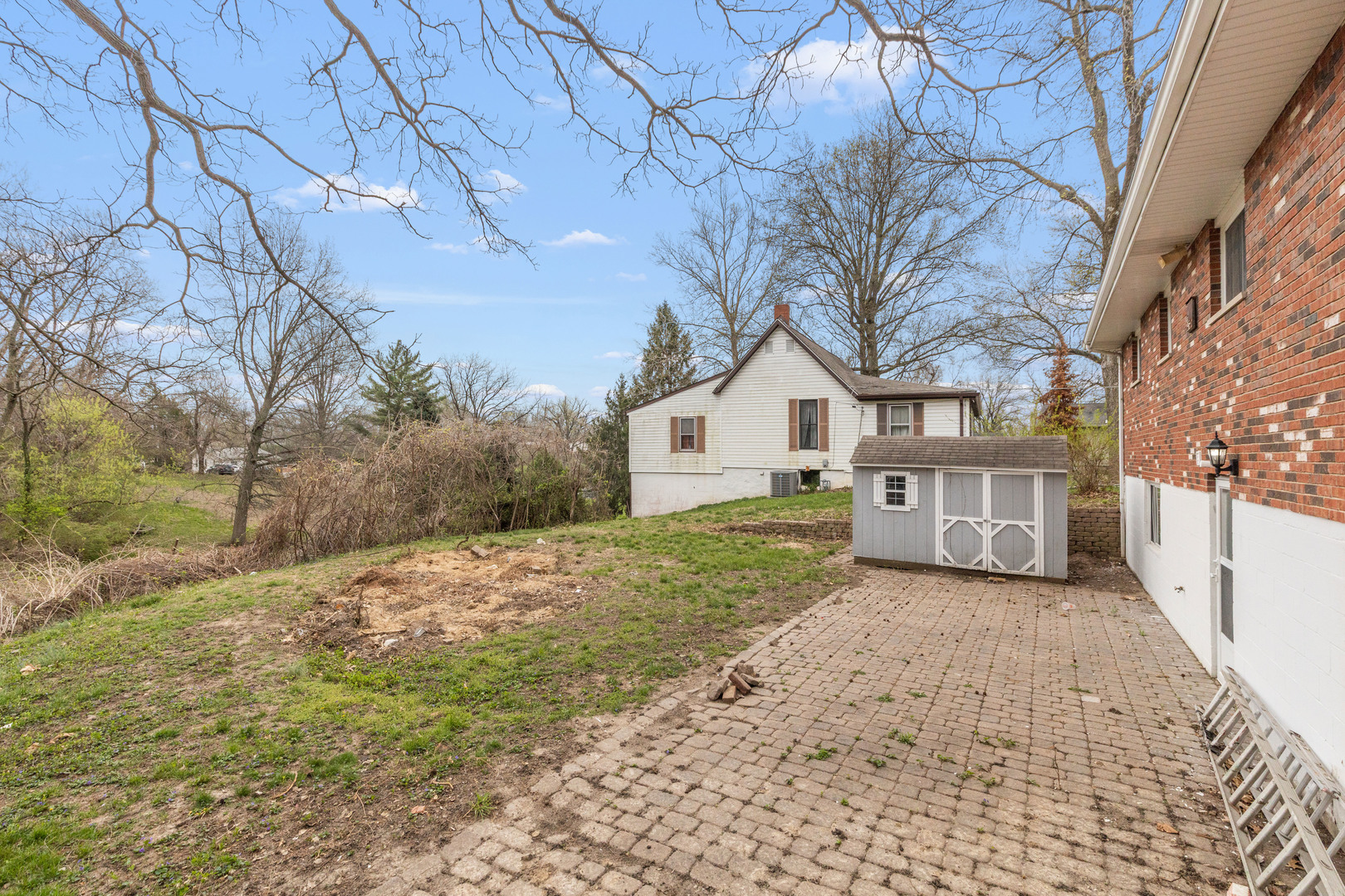 2241 Alby Street Alton, IL 62002 - Photo 3 of 14