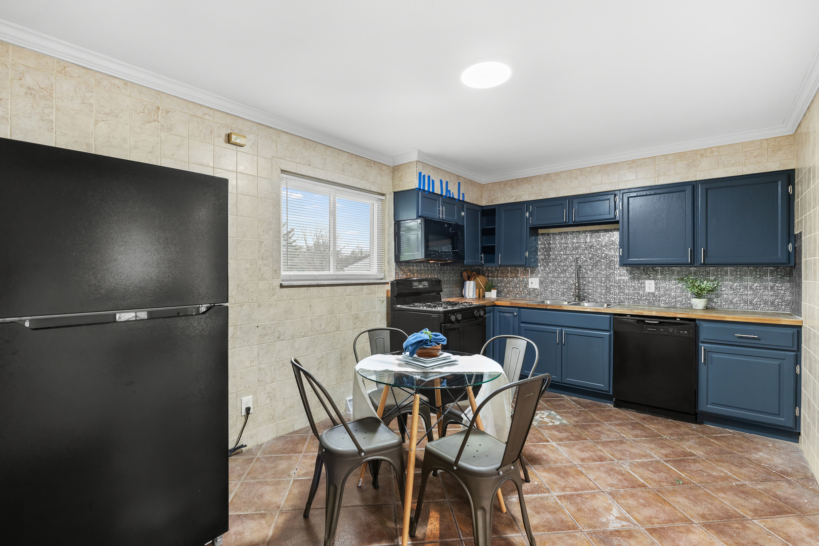 2241 Alby Street Alton, IL 62002 - Photo 6 of 14