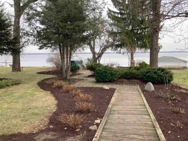 $1,100,000 | 2224 Highway 51, Stoughton, WI 53589