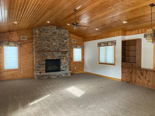 $1,100,000 | 2224 Highway 51, Stoughton, WI 53589