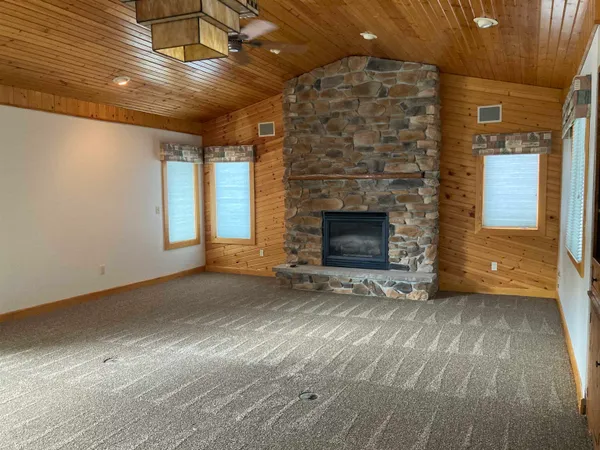 $1,100,000 | 2224 Highway 51, Stoughton, WI 53589